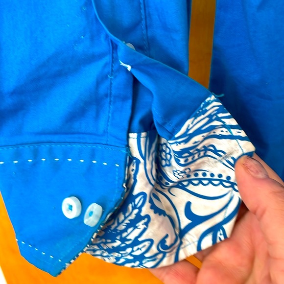 Victorious Los Angeles Cotton Embroidered Details Button Front Shirt - Picture 3 of 6